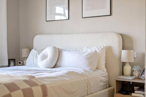 1373311-12-690098...