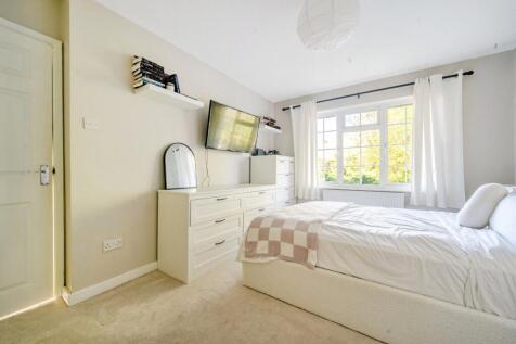 1373311-15-690099...