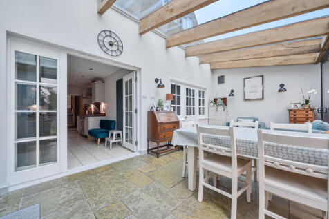 1375929-26-690e1f...