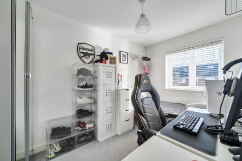 1384989-8-69270d1...