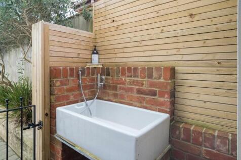Outdoor sink