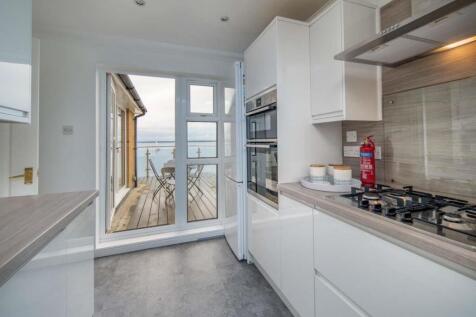 Door to Balcony/Terrace