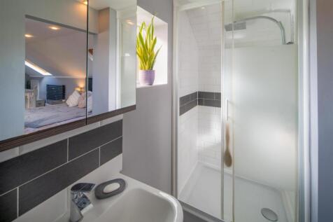 Ensuite.jpeg