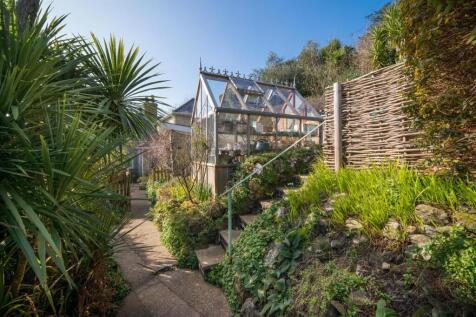Pathway to Cottage