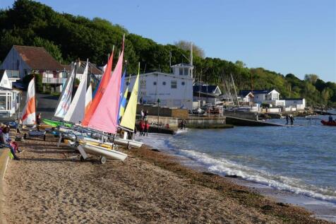 Gurnard Sailing