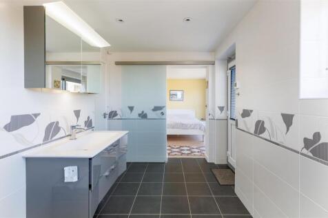 Shower Room En-Suite