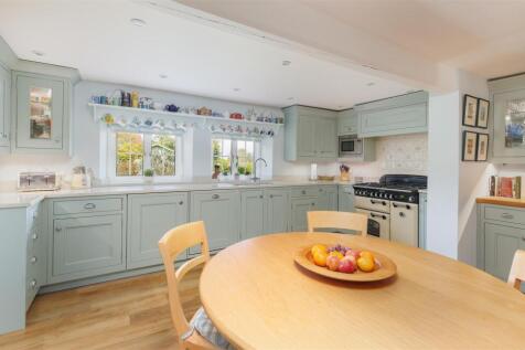 Kitchen/ Breakfast Room