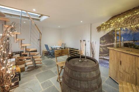 Wine Cellar/Bar