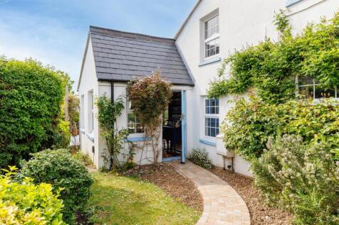 32 Church Road