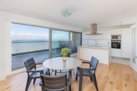 Kitchen/Dining Area