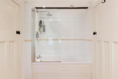 Jack &amp; Jill Bathroom