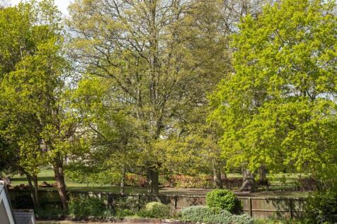 View towards Northwood Park to rear