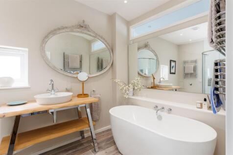 Bathroom En-Suite
