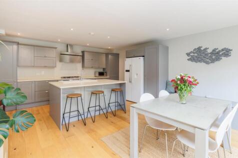 Open-Plan Kitchen Dining