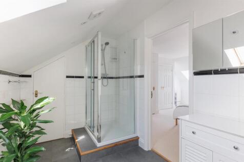 Shower Room En-Suite