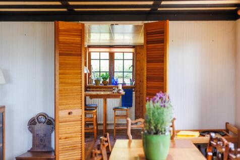 Through to Kitchen