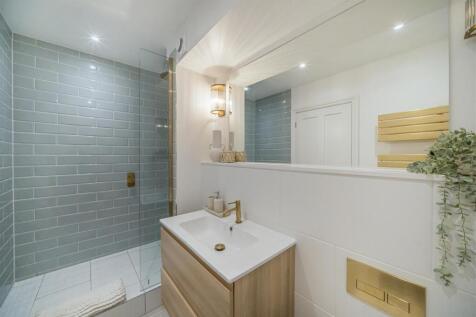 Shower Room En-Suite