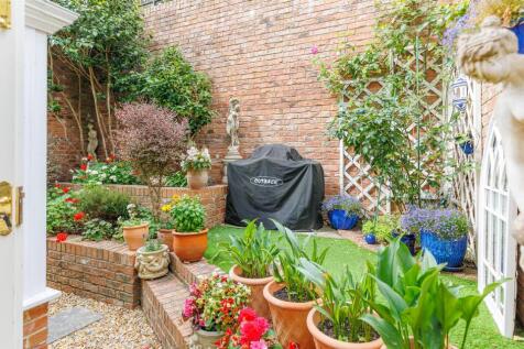 Courtyard Garden