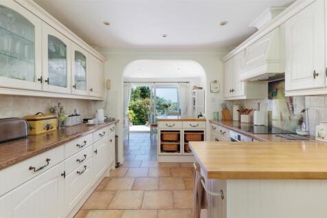 Kitchen/ Breakfast Room