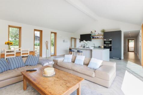 Kitchen/ Living Room
