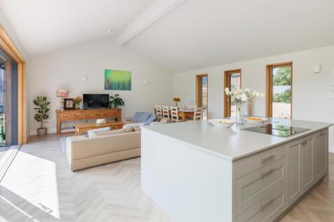 Kitchen/ Living Room