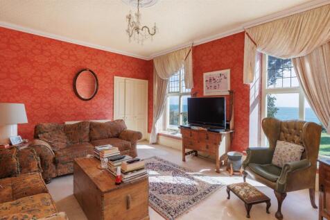 Sitting Room adj Bedroom 1