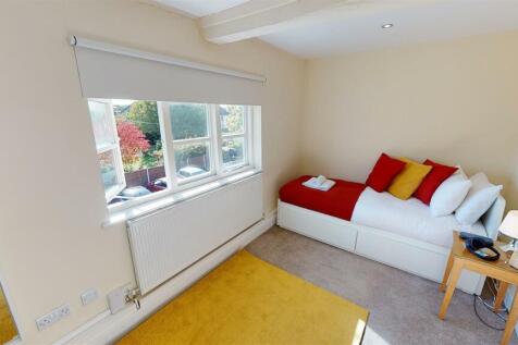 Hambleton-House-Apartment-bedroom-2.jpg