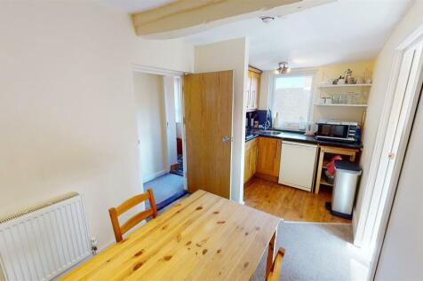 Hambleton-House-Apartment-Kitchen.jpg