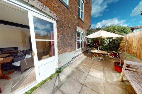 Hambleton-House-Patio.jpg