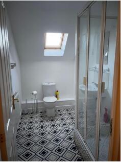Bathroomsecondfloor.jpg