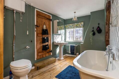 Main Bathroom