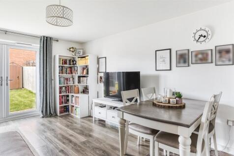 Lounge/Dining