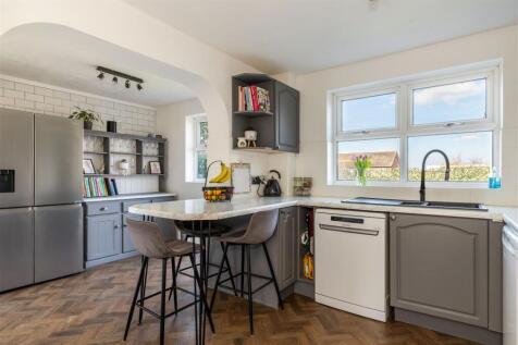 Kitchen/Dining