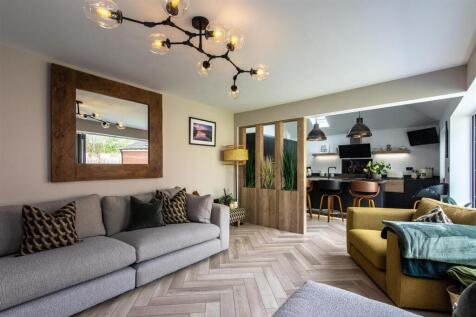 LOUNGE VIEW TO KITCHEN