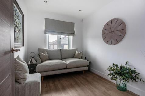 BEDROOM 3/HOME OFFICE