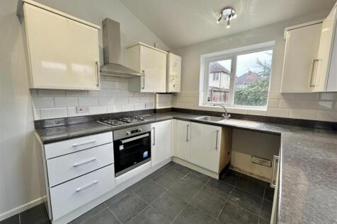 Kitchen 1 .jpg