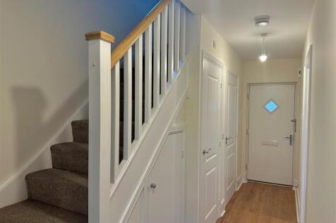 HALLWAY DOWNSTAIRS.jpg