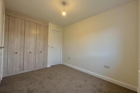 MASTER BEDROOM .jpg
