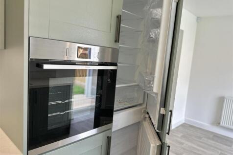 KITCHEN CLOSE UP