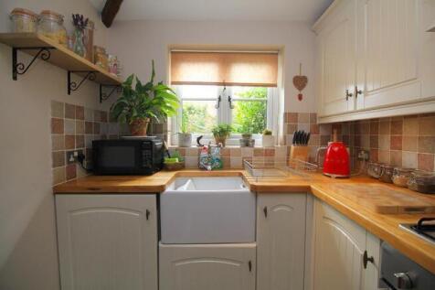 Kitchen 2.jpeg
