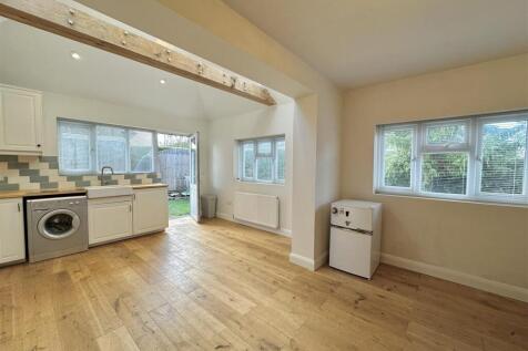 Kitchen / Diner / Lounge