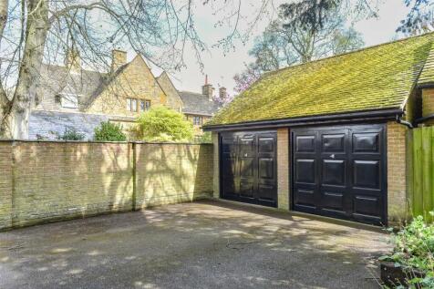 DOUBLE GARAGE BLOCK