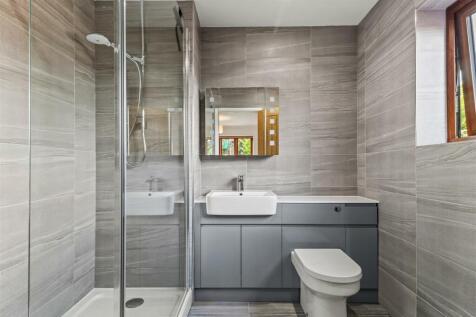 SHOWER ROOM ENSUITE
