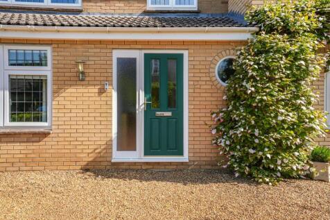 10061front door close up.jpg