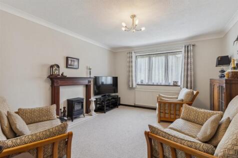 DINING ROOM: