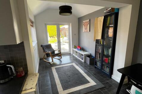 DINING/ FAMILY AREA