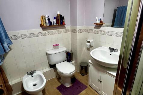 EN SUITE