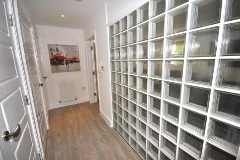 PRIVATE ENTRANCE HALL