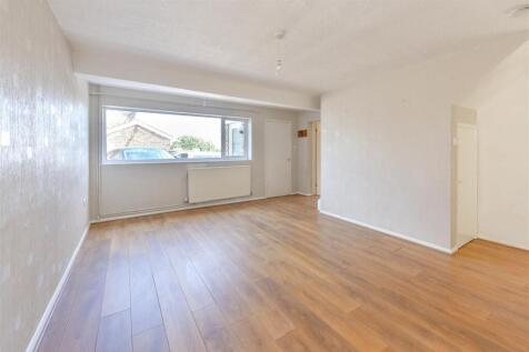 DINING/SITTING ROOM