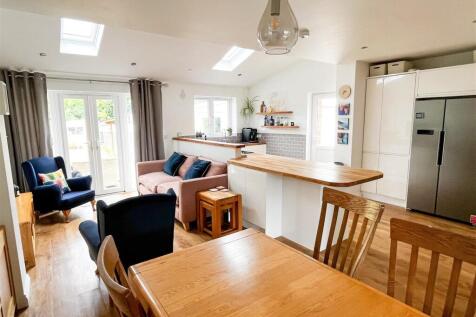 KITCHEN/DINING/ FAMILY ROOM
